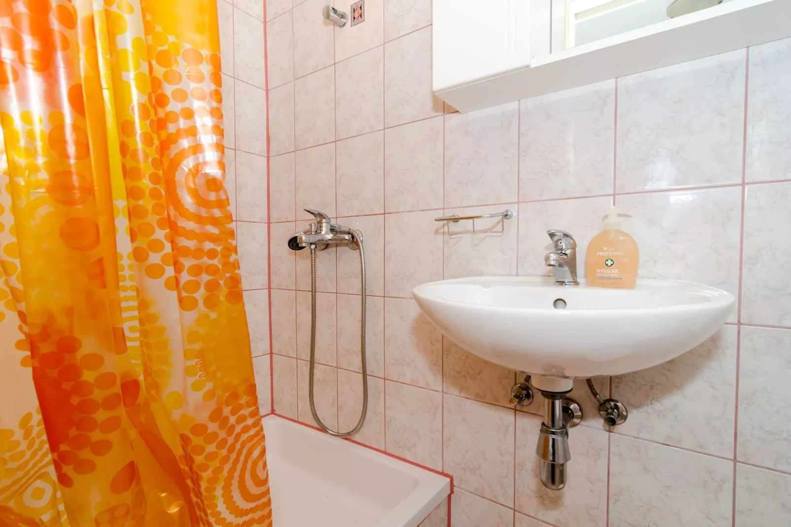 Guest House Daniela - Comfort Double Room with Sea View - SOBA 2-Badezimmer