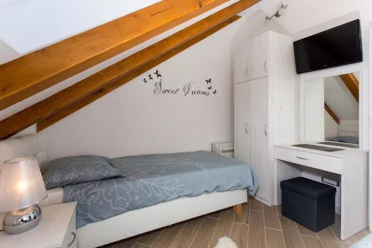 Mali Skoj Apartment - Two-Bedroom Apartment with Sea View-Chambre