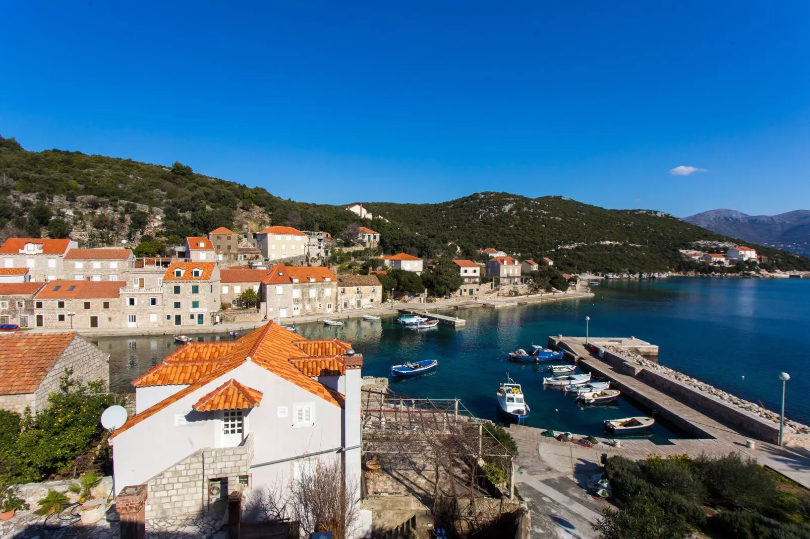 Mali Skoj Apartment - Two-Bedroom Apartment with Sea View-Vue