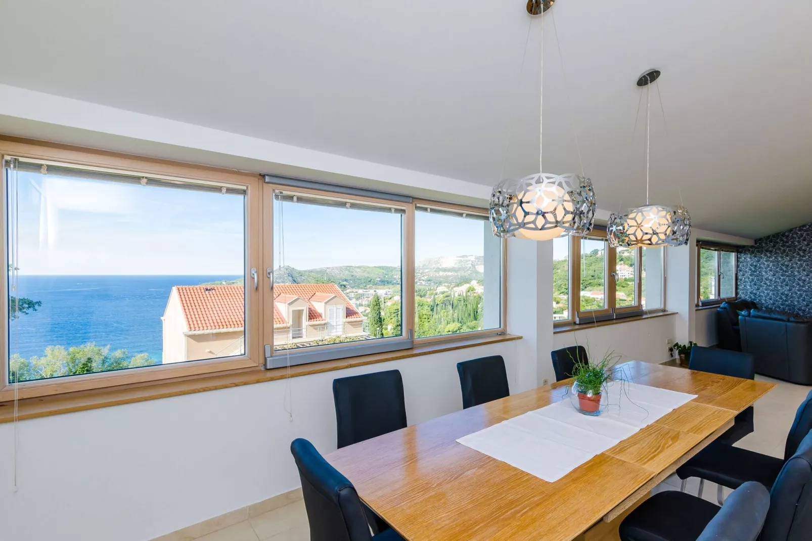 Villa Art Gallery - Six Bedroom Villa with Terrace and Swimming Pool-Salle à manger
