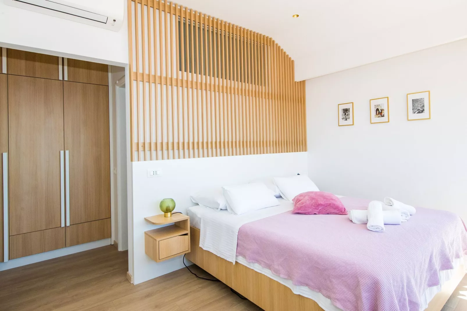 Villa Art Gallery - Six Bedroom Villa with Terrace and Swimming Pool-Chambre