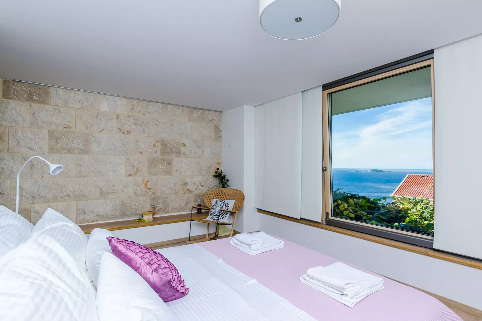 Villa Art Gallery - Six Bedroom Villa with Terrace and Swimming Pool-Chambre