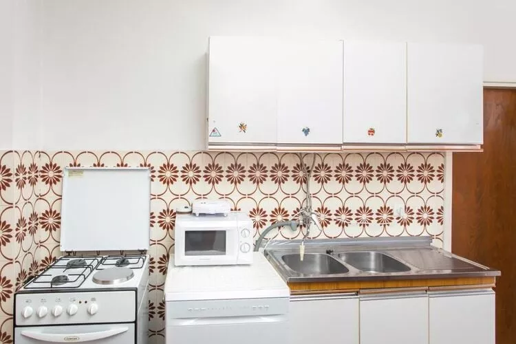 Apartment Marko - Three-Bedroom Apartment with Terrace and Sea View (Brsečine)-Küche