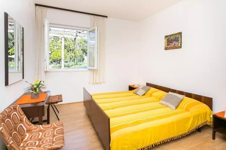 Apartment Marko - Three-Bedroom Apartment with Terrace and Sea View (Brsečine)-Schlafzimmer