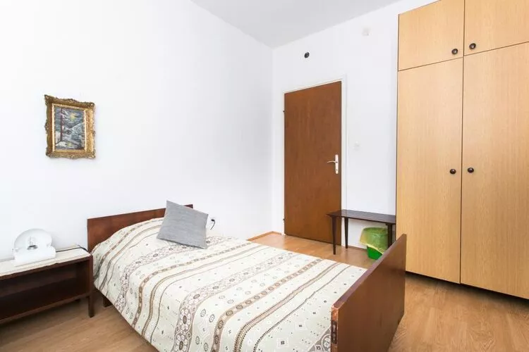 Apartment Marko - Three-Bedroom Apartment with Terrace and Sea View (Brsečine)-Schlafzimmer
