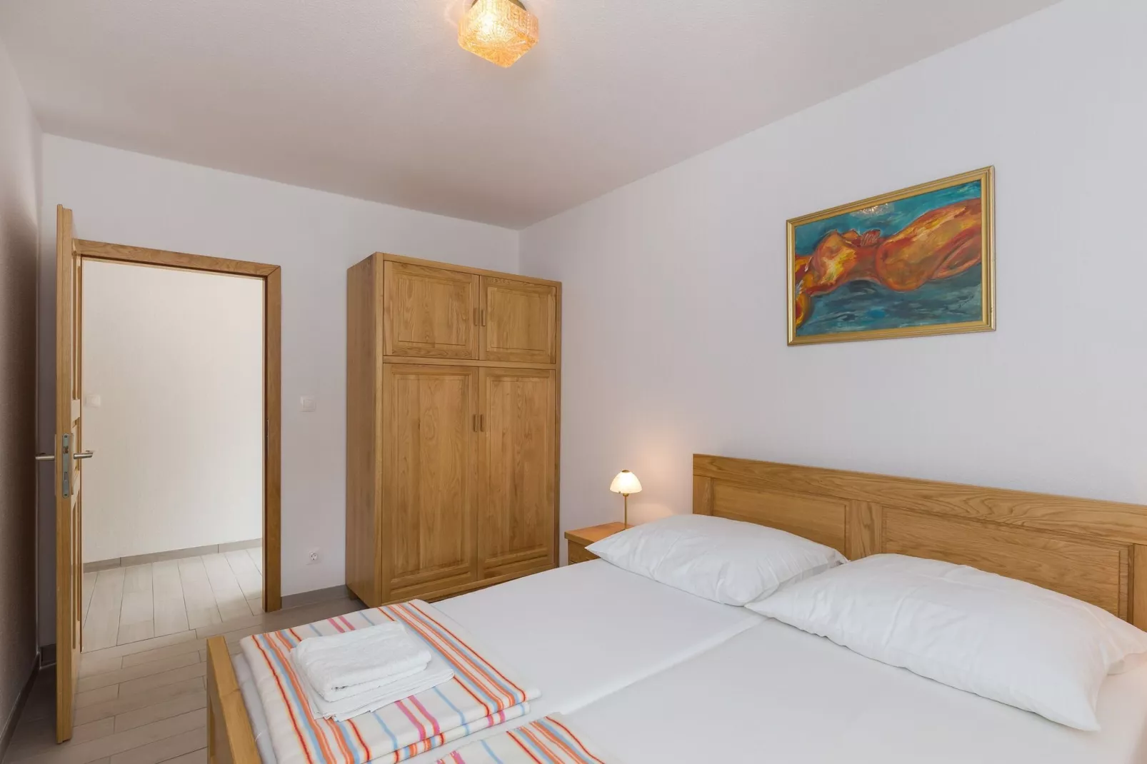 Villa Celenca - Two Bedroom Apartment with Terrace and Pool View - A1-Schlafzimmer