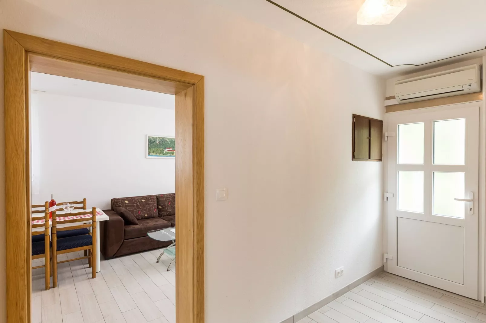 Villa Celenca - Two Bedroom Apartment with Terrace and Pool View - A1-Innen