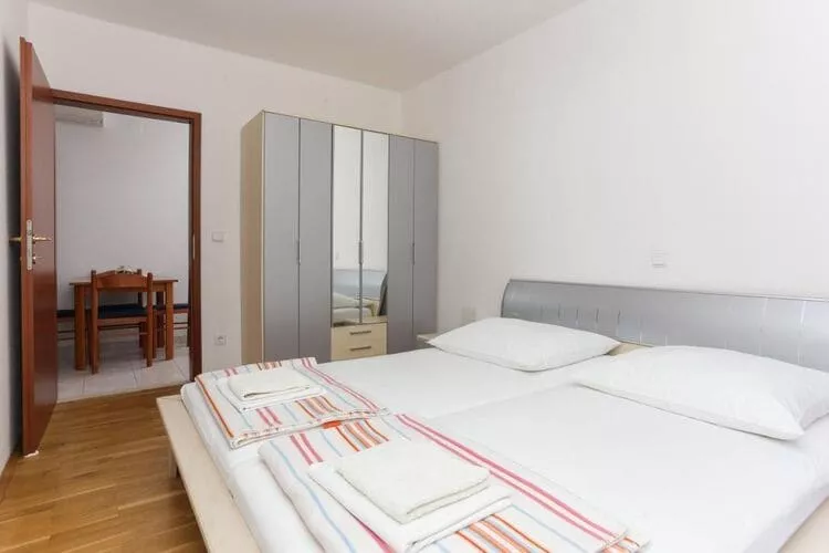 Villa Celenca - Superior Two Bedroom Apartment with Balcony Sea View - A2-Schlafzimmer