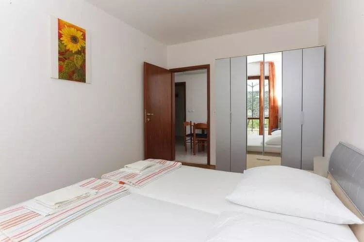 Villa Celenca - Superior Two Bedroom Apartment with Balcony Sea View - A2-Schlafzimmer