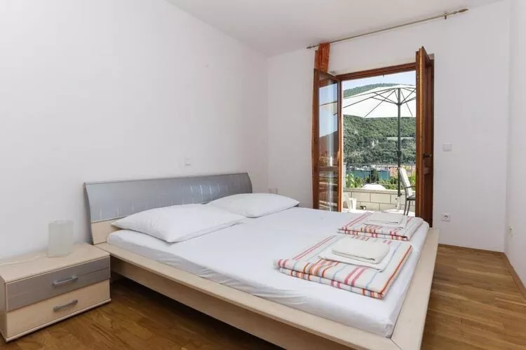 Villa Celenca - Superior Two Bedroom Apartment with Balcony Sea View - A2-Schlafzimmer