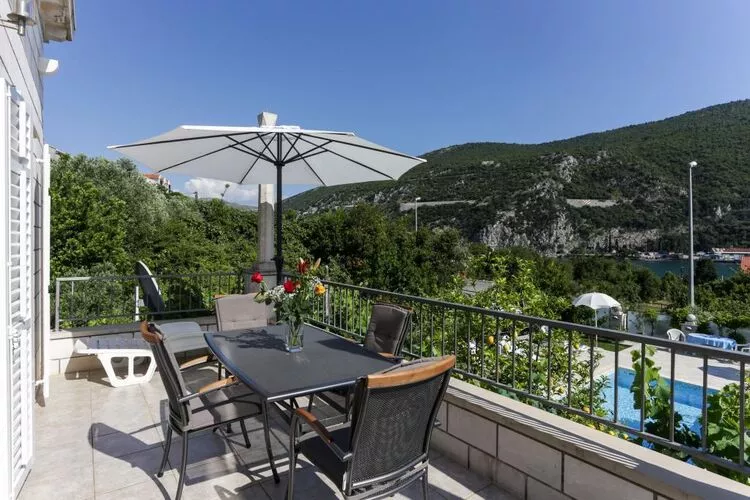 Villa Celenca - Superior Two Bedroom Apartment with Balcony Sea View - A2-Terrassenbalkon