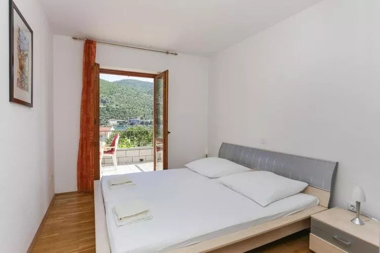 Villa Celenca - Two Bedroom Apartment with Balcony and Sea View - A3-Schlafzimmer