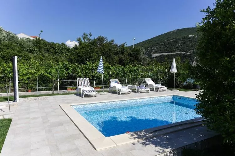 Villa Celenca - One-Bedroom Apartment - A4-Pool