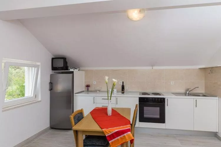 Villa Celenca - One-Bedroom Apartment - A4-Kitchen