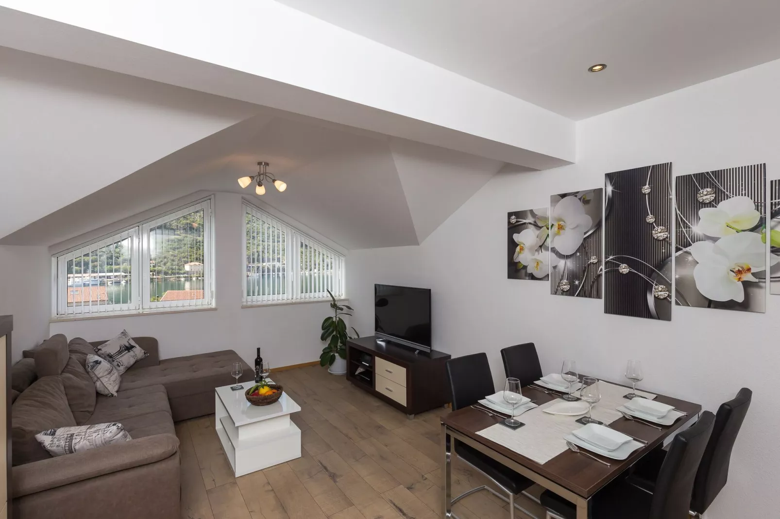 Villa Celenca - Superior Two Bedroom Apartment with Terrace and Sea View - A5-Salon