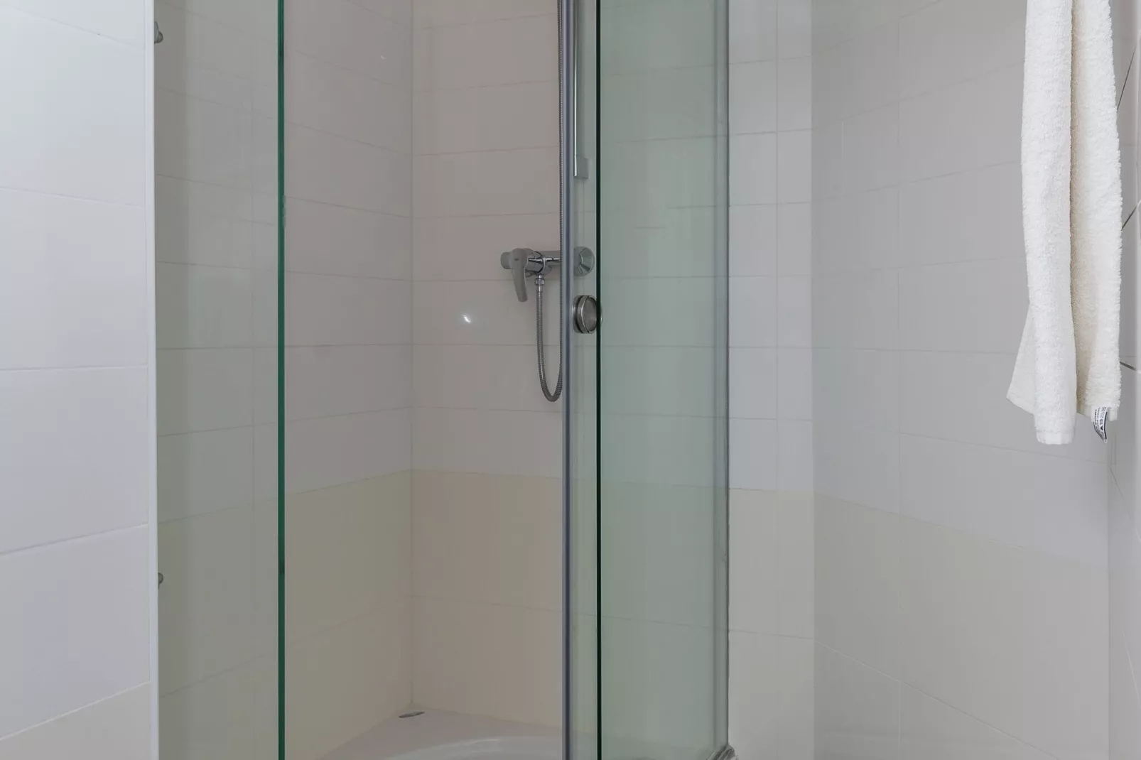Villa Celenca - Superior Two Bedroom Apartment with Terrace and Sea View - A5-Salle de bain