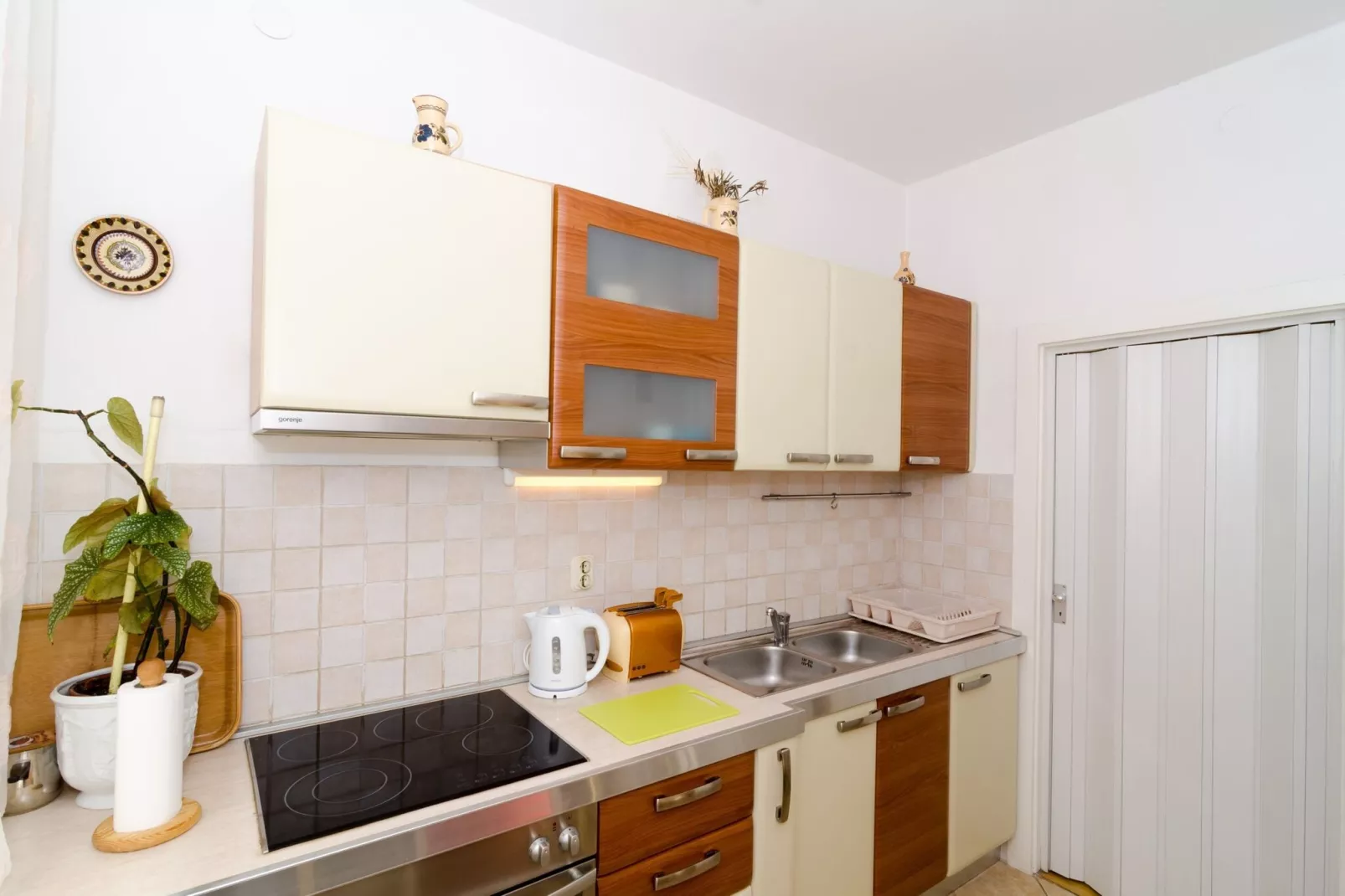 Apartment Red Orange - Two-Bedroom Apartment with Terrace