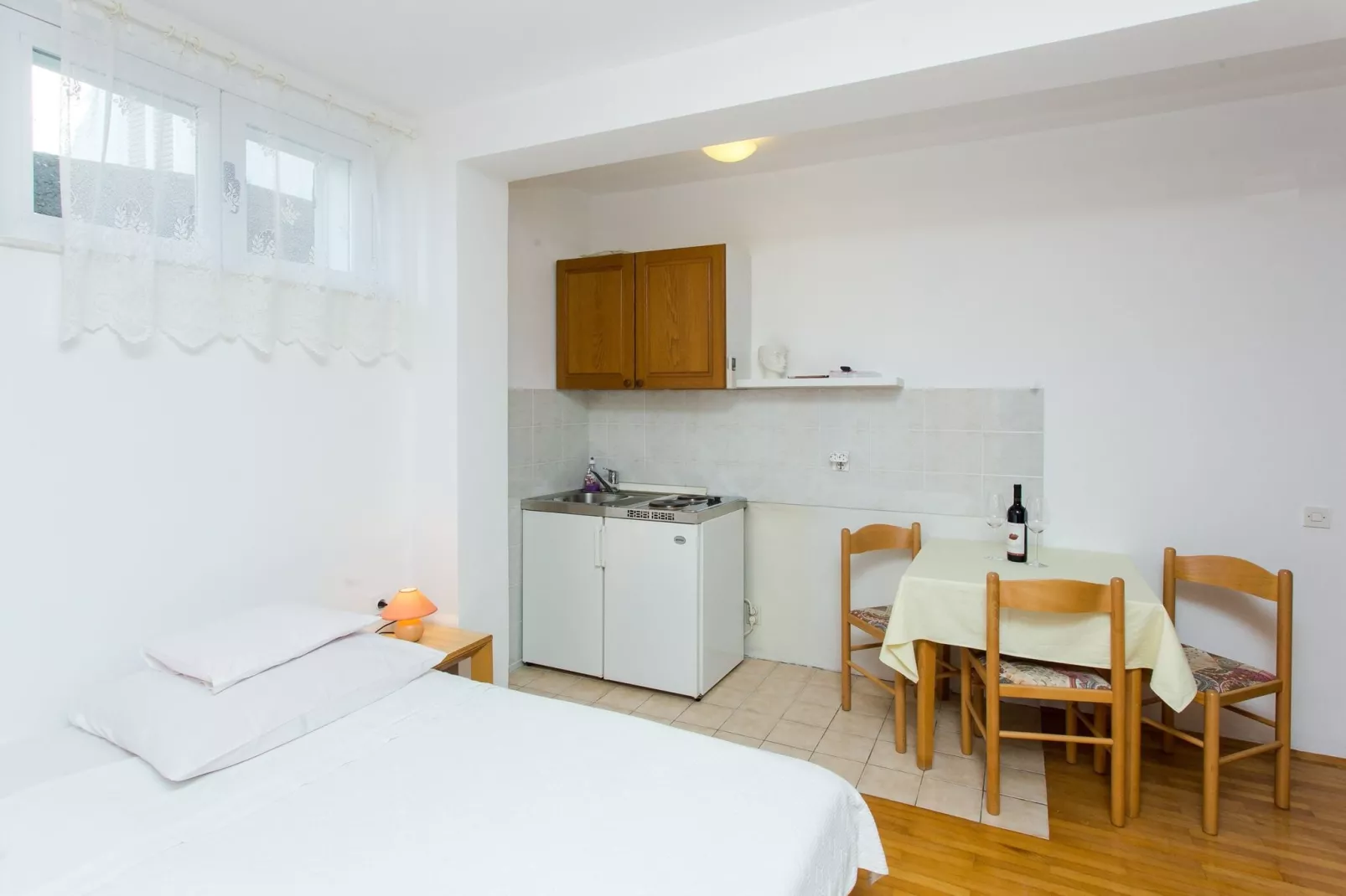 Apartment Dorina - Studio Apartment-Salon