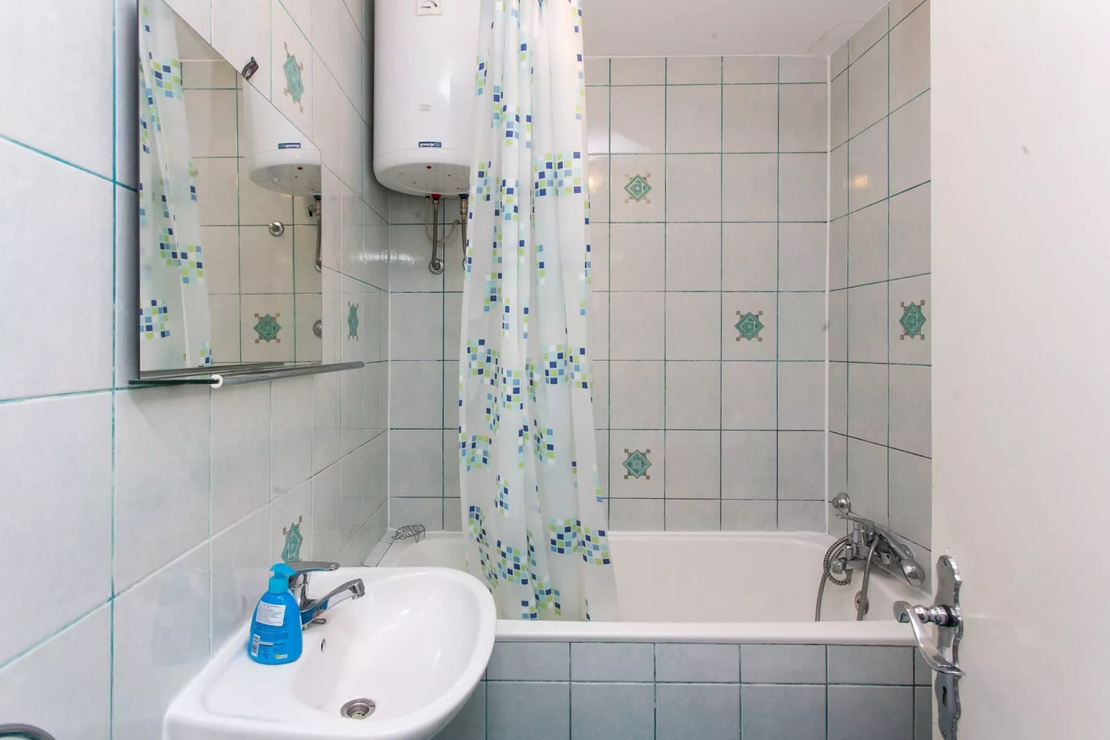 Apartment Dorina - Studio Apartment-Salle de bain