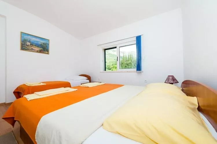 Apartments Azzurro- One Bedroom Apartment with Terrace and Hot Tub ( Azzurro II-gornji)-Chambre
