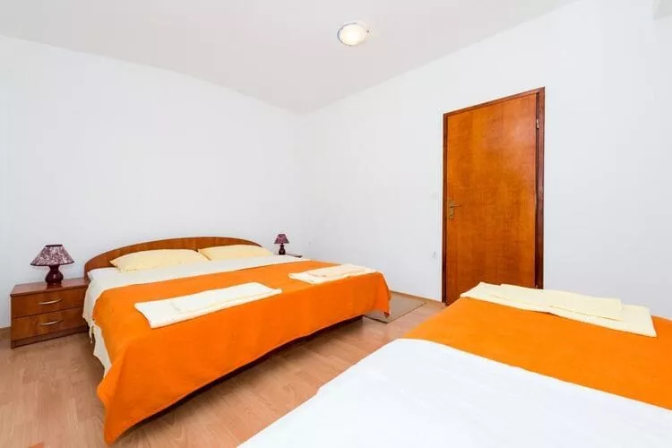 Apartments Azzurro- One Bedroom Apartment with Terrace and Hot Tub ( Azzurro II-gornji)-Intérieur