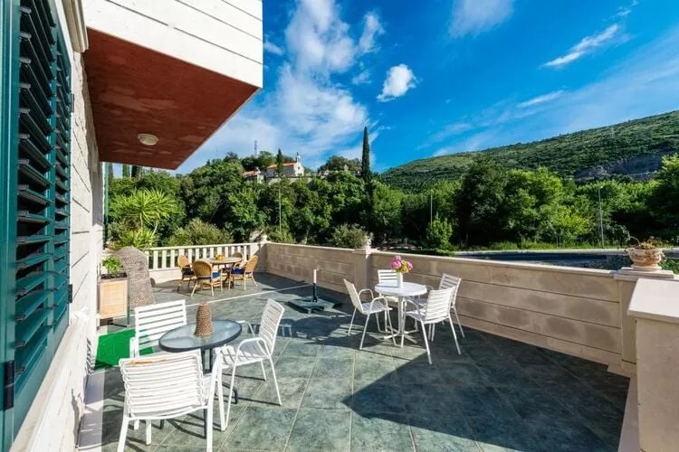 Apartments Azzurro- One Bedroom Apartment with Terrace and Hot Tub ( Azzurro II-gornji)-Terrasse