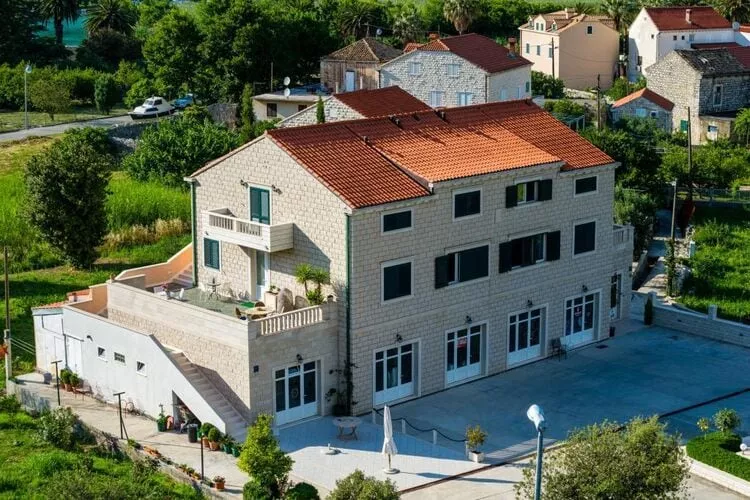 Apartments Azzurro- Three Bedroom Apartment with Terrace and Hot Tub ( Azzurro I-donji)-Vue