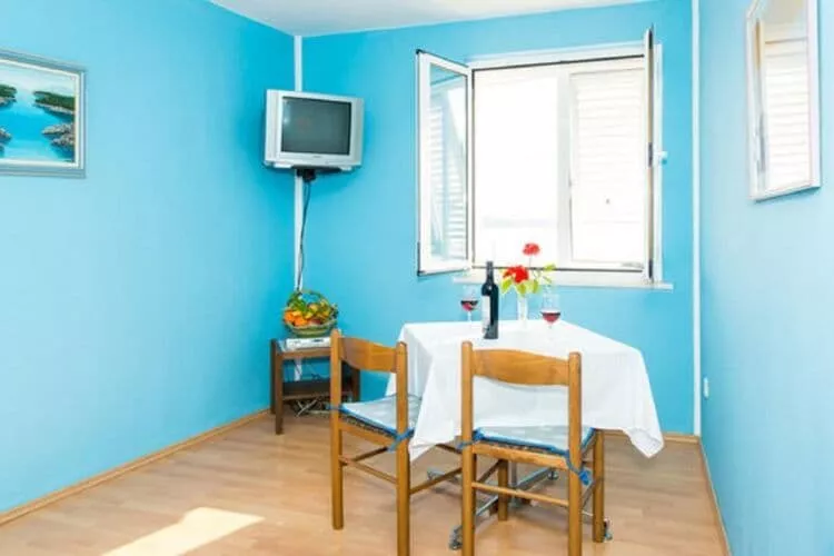 Apartments Matea - One-Bedroom Apartment with Sea View - (Štikovica)-Dining room