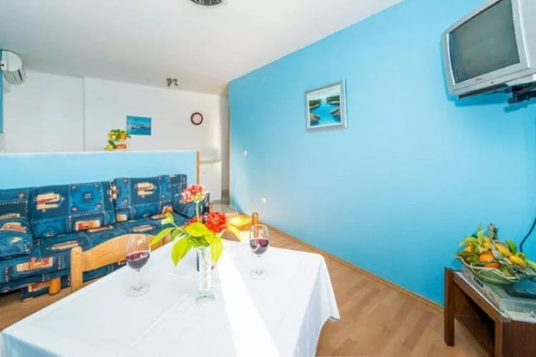 Apartments Matea - One-Bedroom Apartment with Sea View - (Štikovica)-Dining room