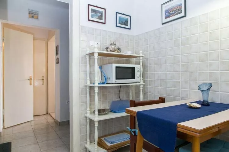 Plavi Zal Apartment - One Bedroom Apartment with Two Terraces-Esszimmer