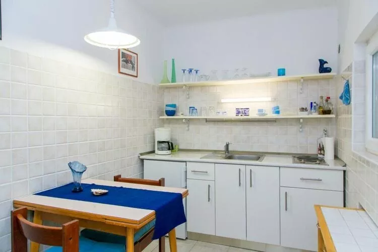 Plavi Zal Apartment - One Bedroom Apartment with Two Terraces-Küche