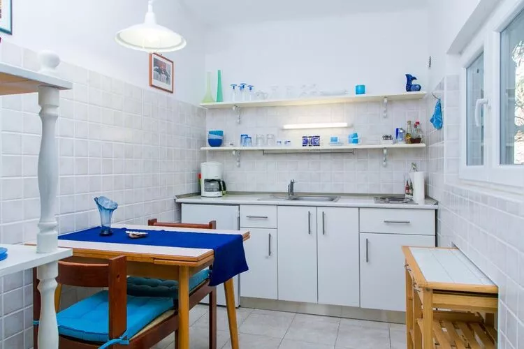 Plavi Zal Apartment - One Bedroom Apartment with Two Terraces-Küche