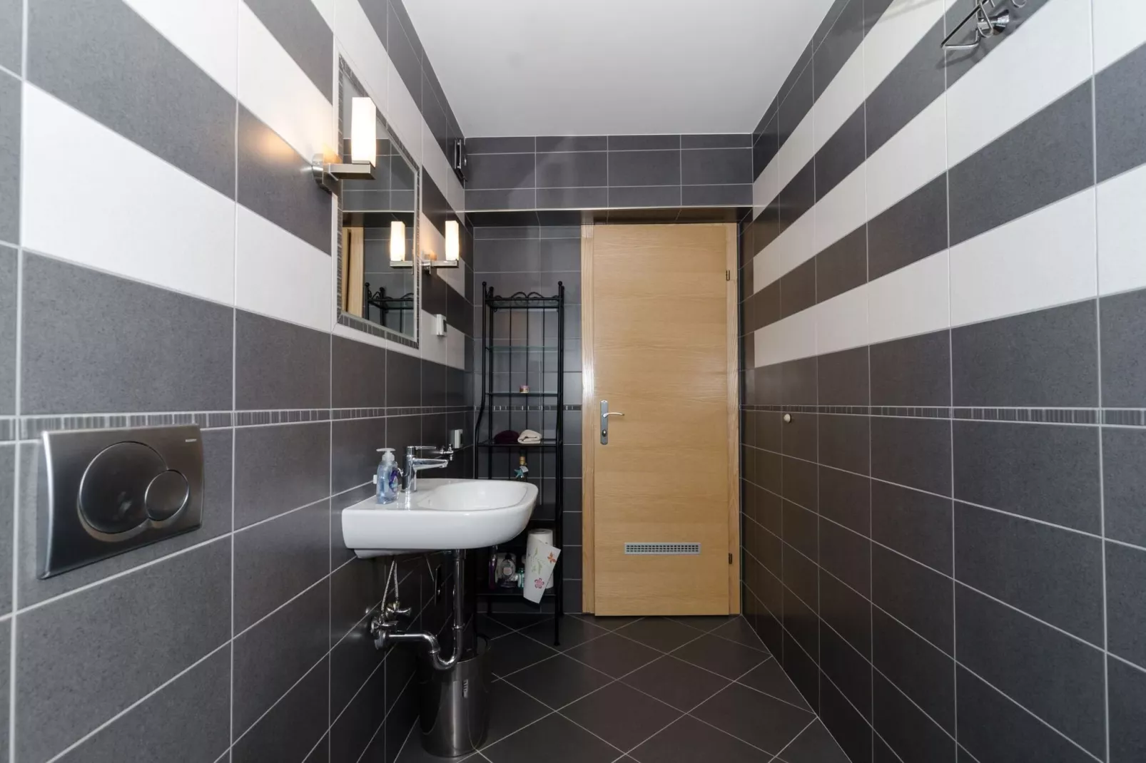 Apartments Gaura - Comfort One-Bedroom Apartment with Terrace-Salle de bain