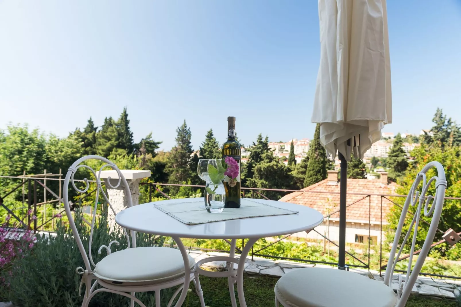 Apartments Gaura - Comfort One-Bedroom Apartment with Terrace-Jardin d'été