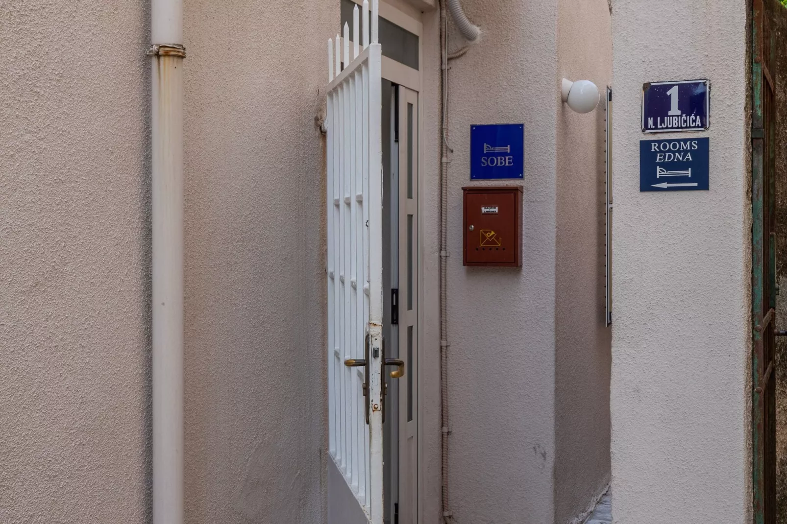 Rooms Edna - Double Room-Außenbereich
