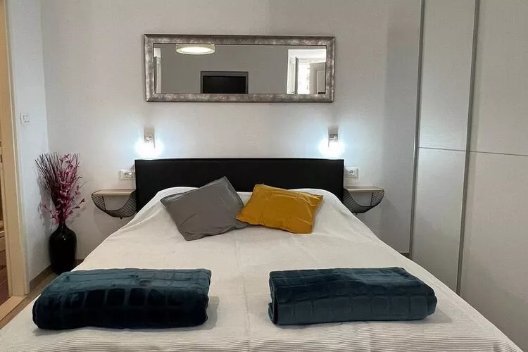 Apartments Noa Old Town - Studio - First Floor-Bedroom