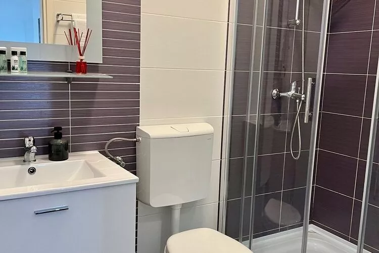 Apartments Noa Old Town - Studio - First Floor-Bathroom