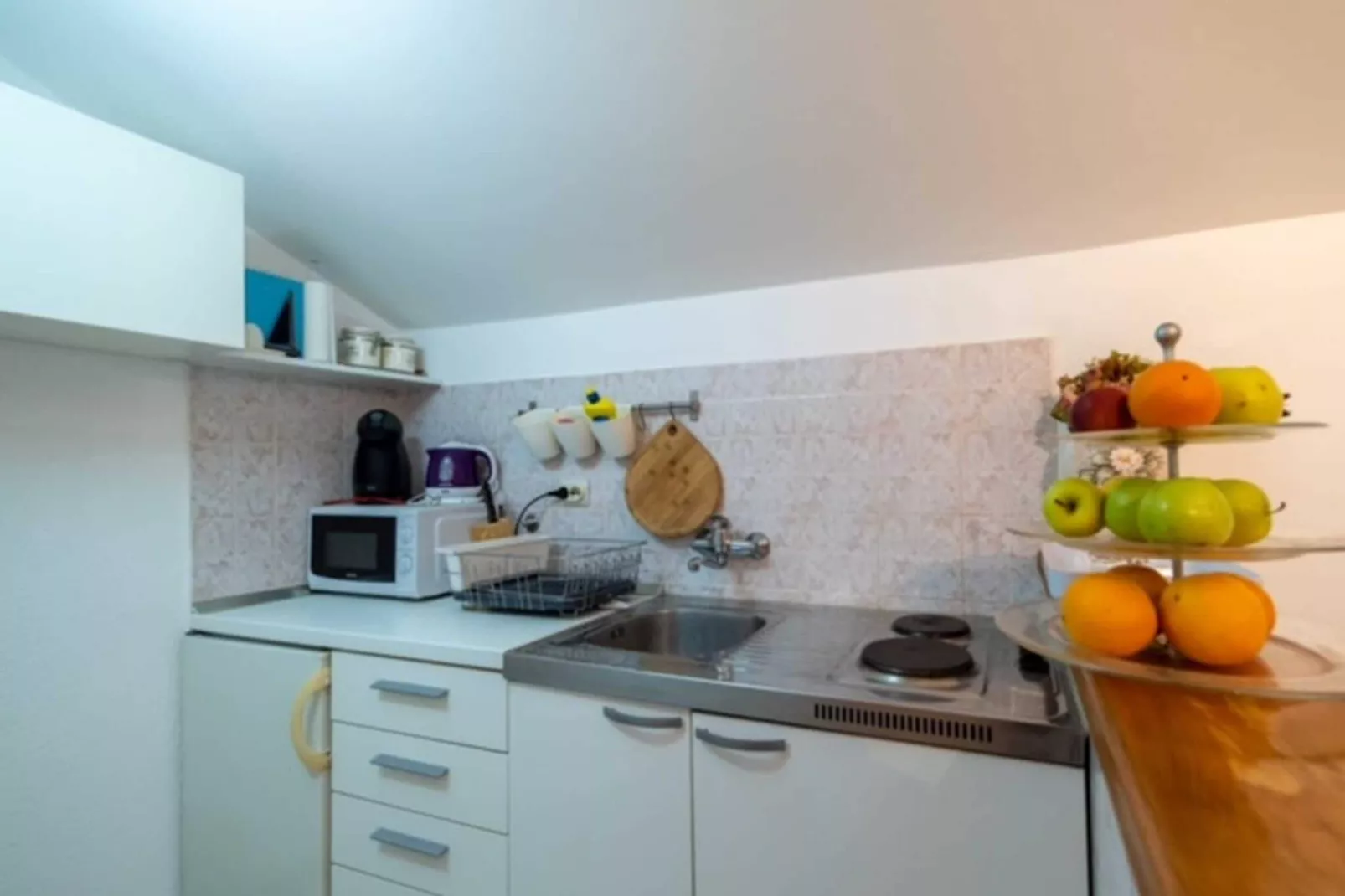 Guest House Kono - One-Bedroom Apartment with Patio and Sea View - Marka Gjaje Street-Kitchen