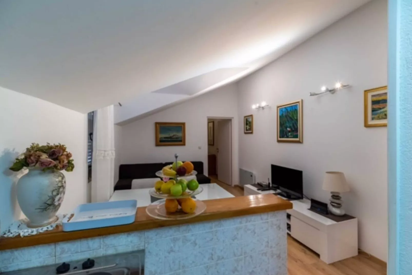 Guest House Kono - One-Bedroom Apartment with Patio and Sea View - Marka Gjaje Street-Indoor