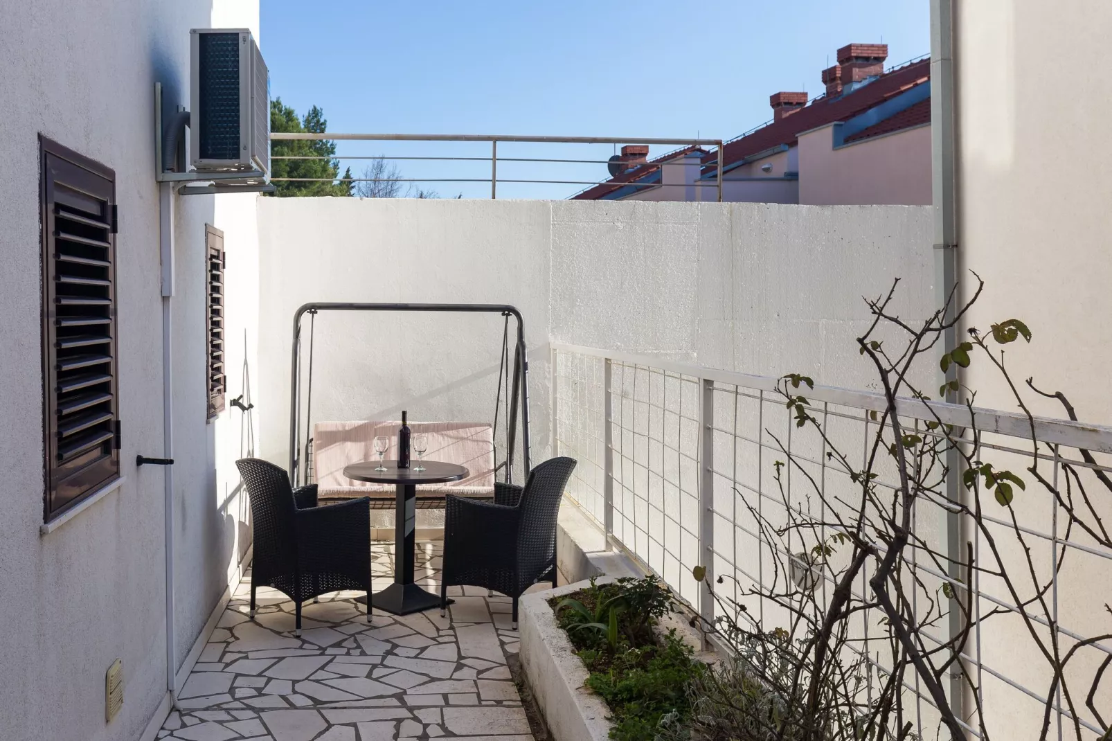 Guest House Kono - Two Bedroom Apartment-Terrassenbalkon