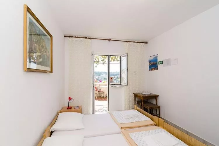 Guest House Misita - Twin Room with Balcony and Sea View-Bedroom