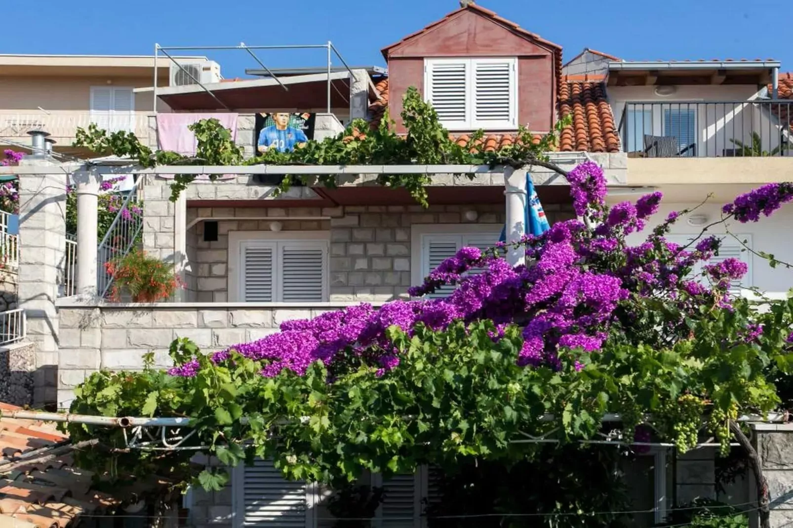 Guest House Misita - One Bedroom Apartment with Balcony and Sea View-Outdoor