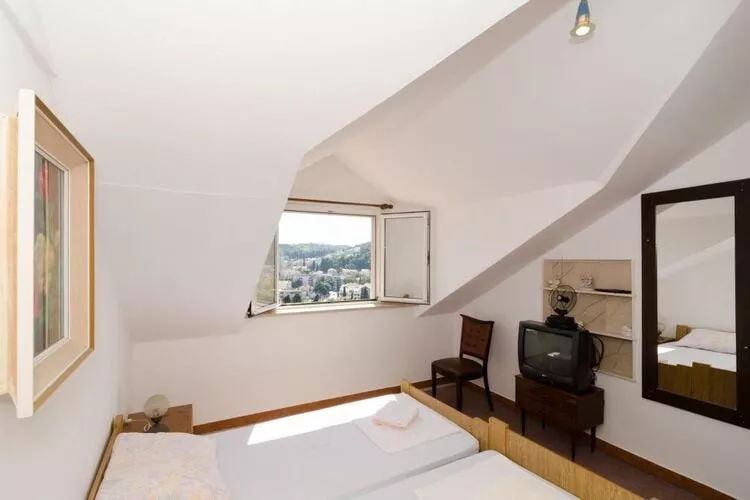 Guest House Misita - One Bedroom Apartment with Balcony and Sea View-Indoor