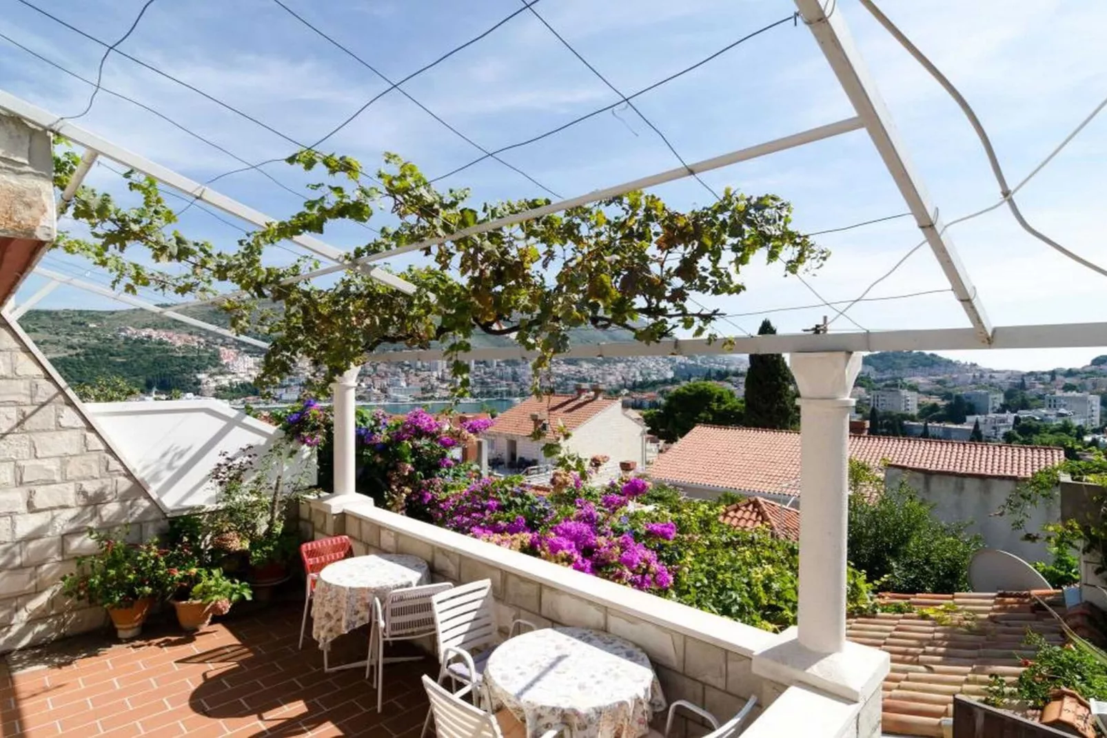 Guest House Misita - One Bedroom Apartment with Balcony and Sea View-View
