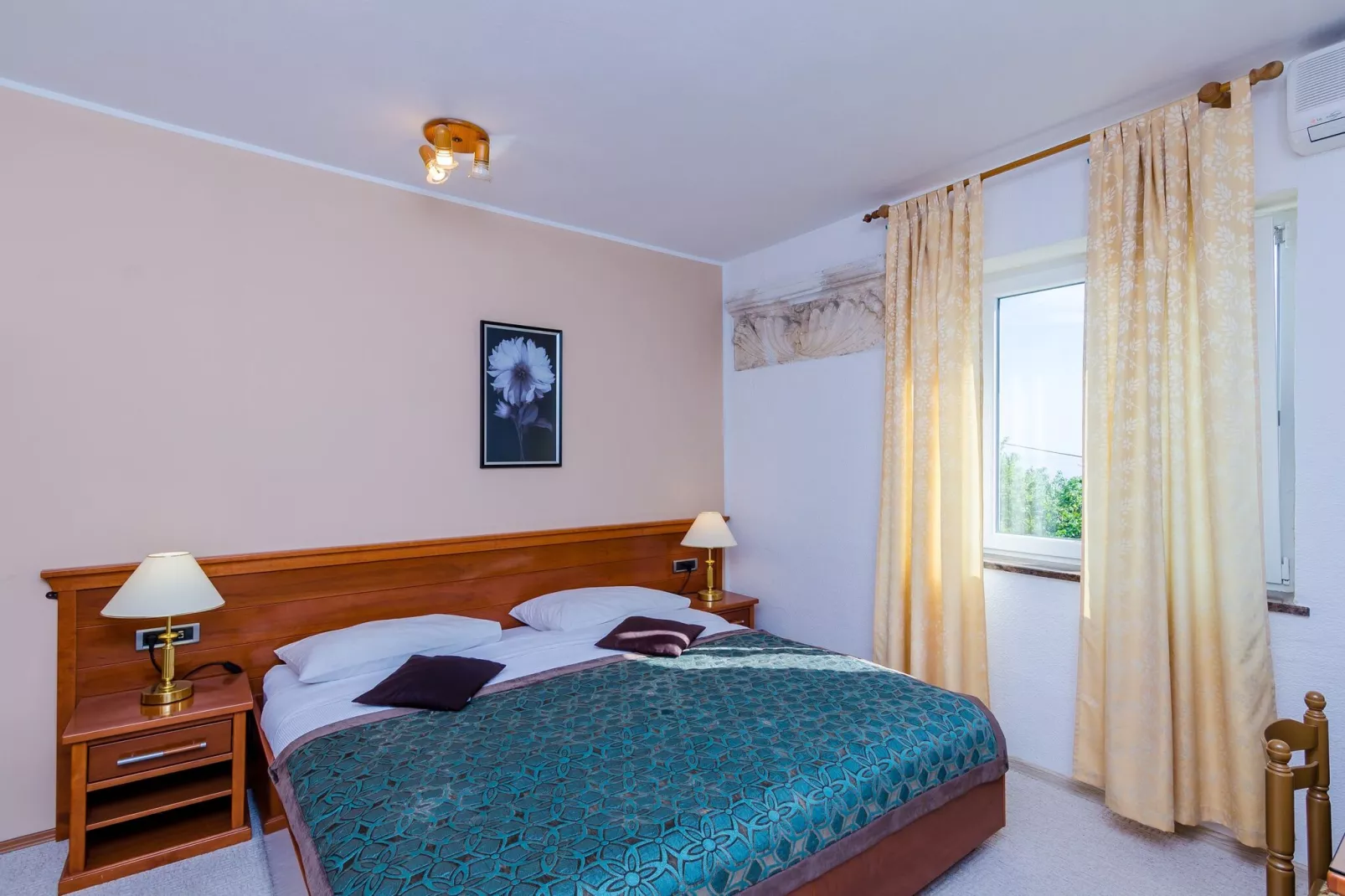 Apartments Nicol - Two-Bedroom Apartment with Terrace and Sea View-Bedroom