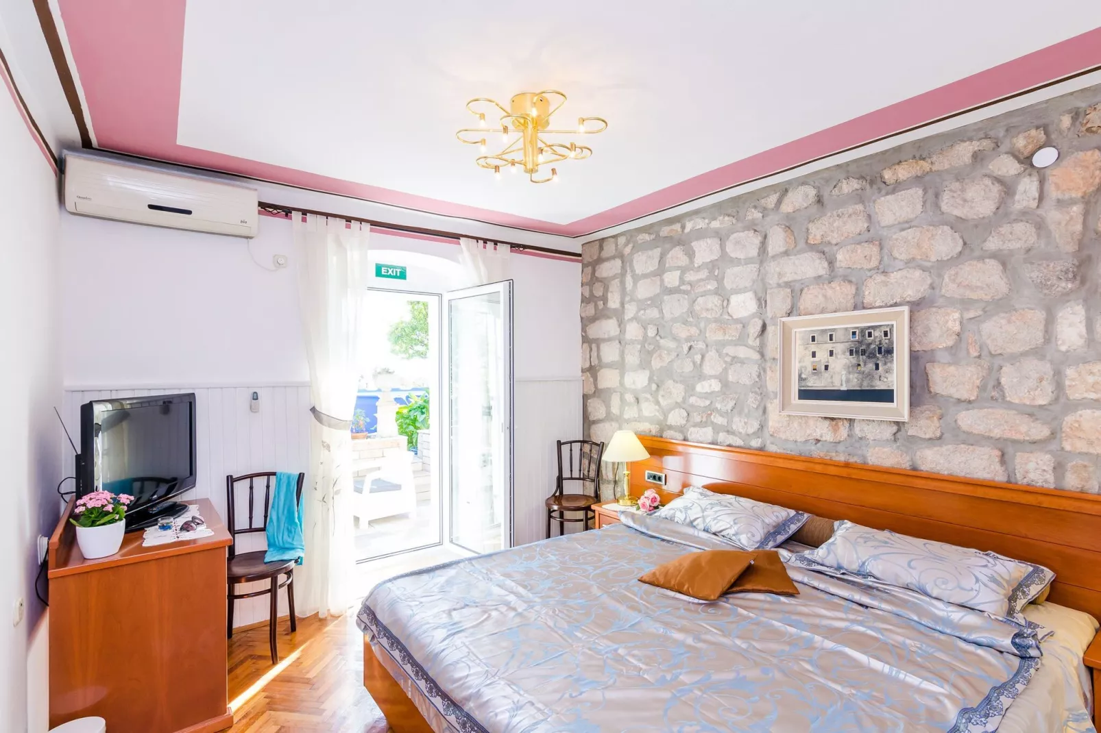 Apartments Nicol - One-Bedroom Apartment with Terrace-Schlafzimmer