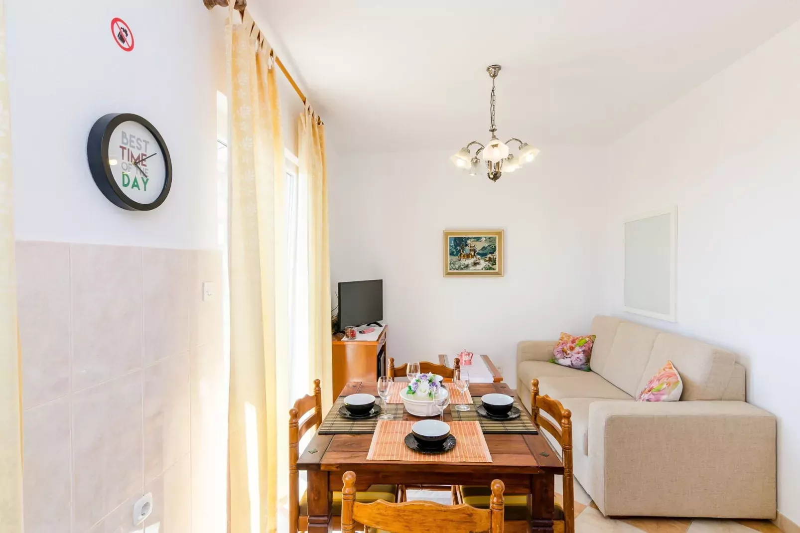 Apartments Nicol - Two-Bedroom Apartment with Balcony and Sea View-Dining room