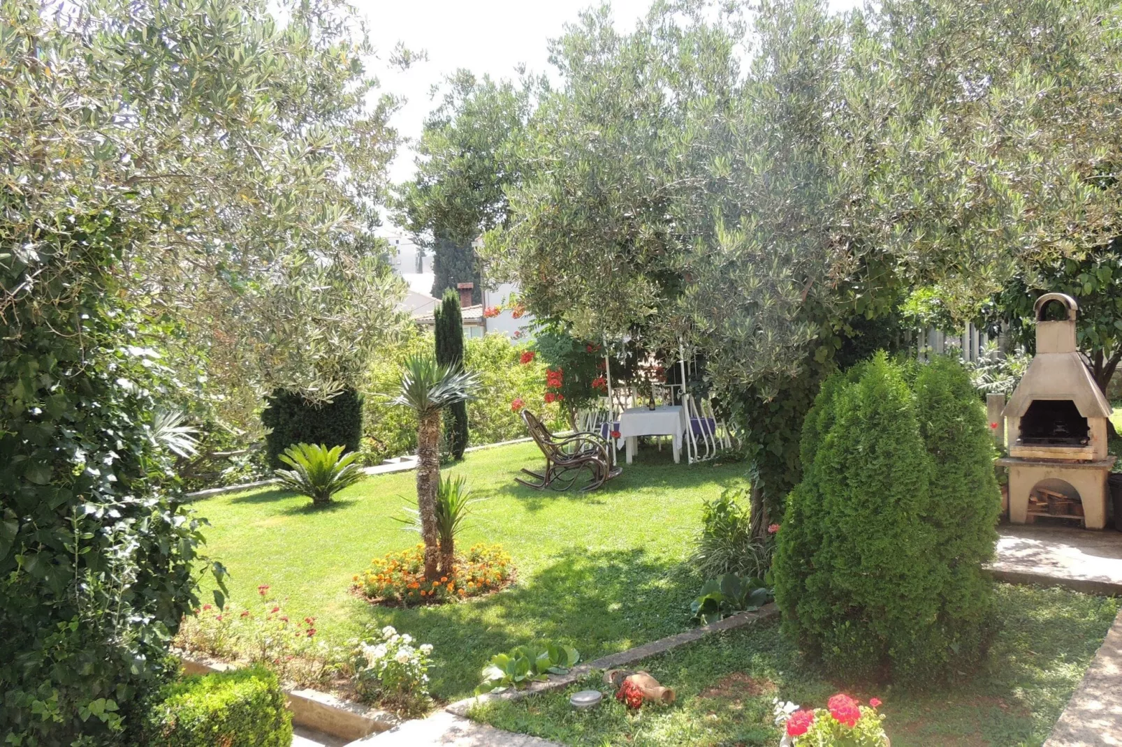 Apartments Travarevic - Two-Bedroom Apartment (4 Adults) No1-Gardens summer