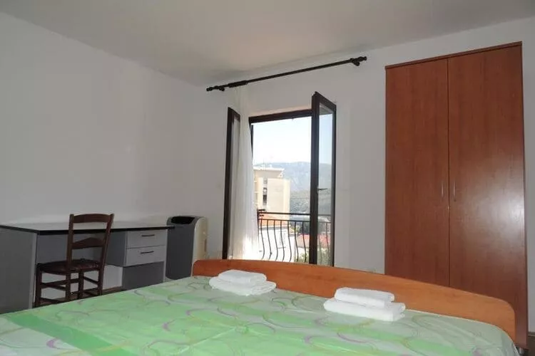 Apartments Travarevic - Two-Bedroom Apartment (4 Adults) No2-Chambre