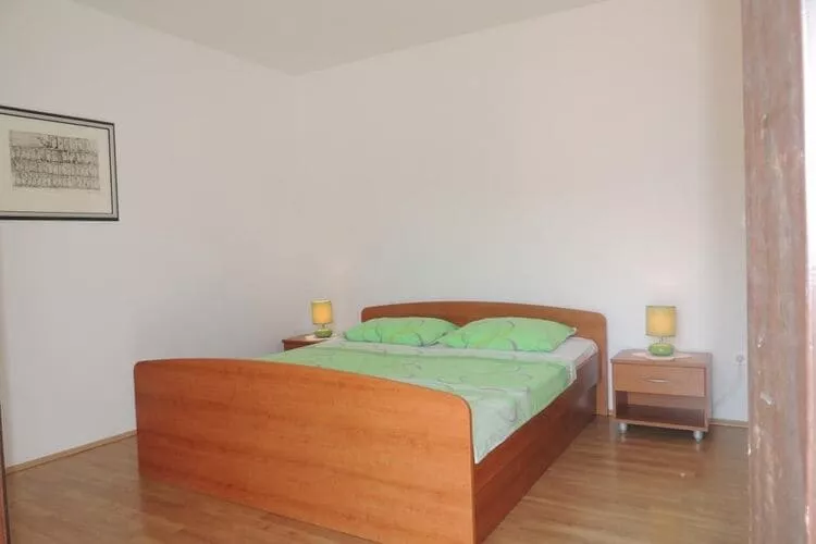Apartments Travarevic - Two-Bedroom Apartment (4 Adults) No2-Chambre